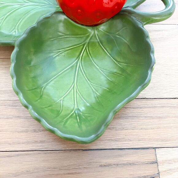 Vintage Metlox Poppytrail California Strawberry Divided Serving Bowl Pottery - Picture 2 of 12